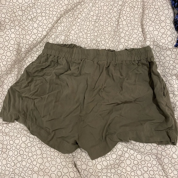 green high waisted tie up shorts - Picture 2 of 5